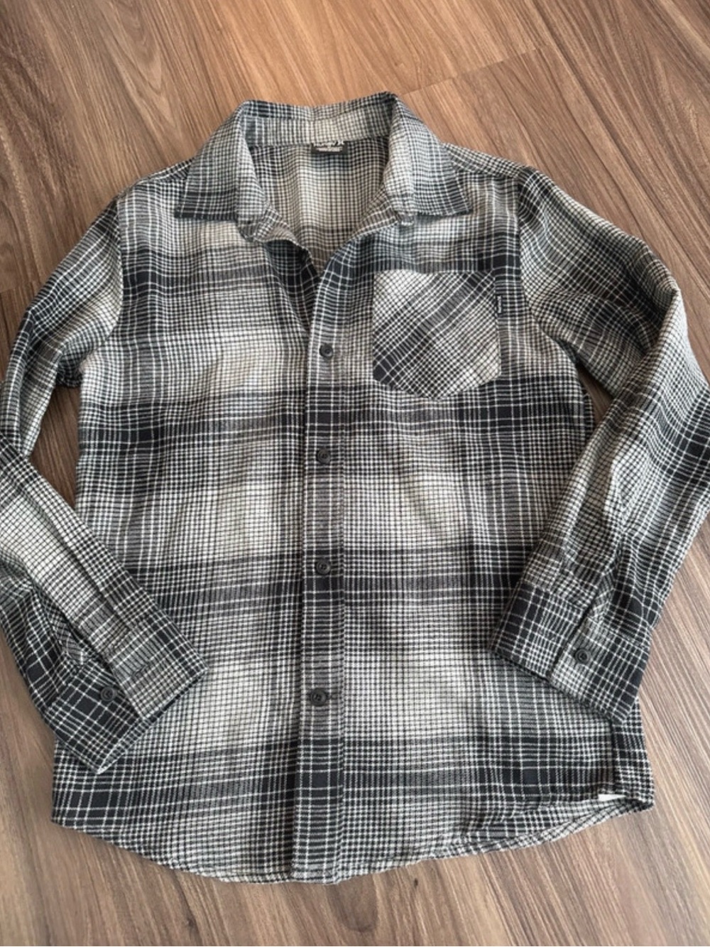 Boy’s Hurley Black and Gray Plaid Button-Down Shirt Size Medium